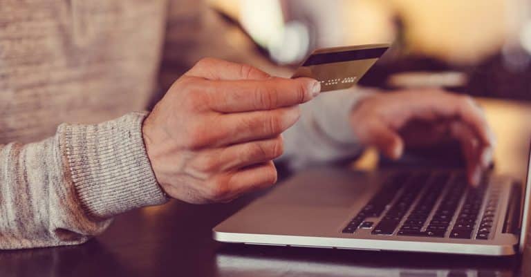How to Keep Your Personal Information Safe While Shopping Online