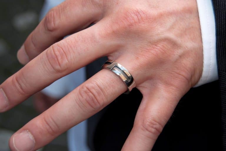Men’s Wedding Bands: 5 Questions You Should be Asking Your Jeweller