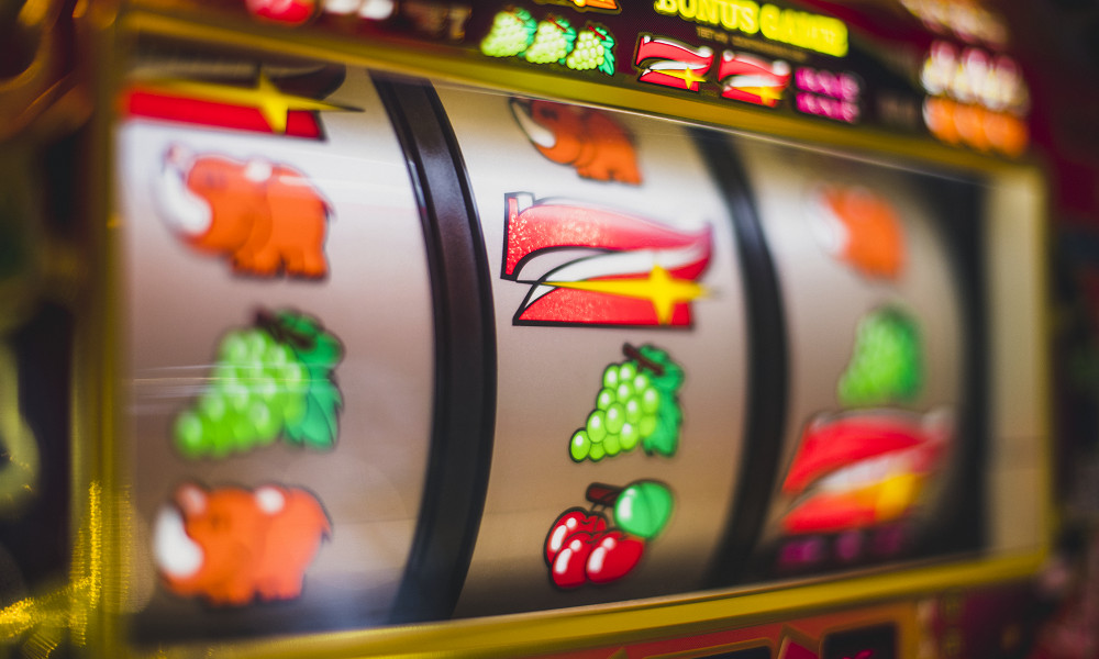 Which online casino software creates the most realistic games?